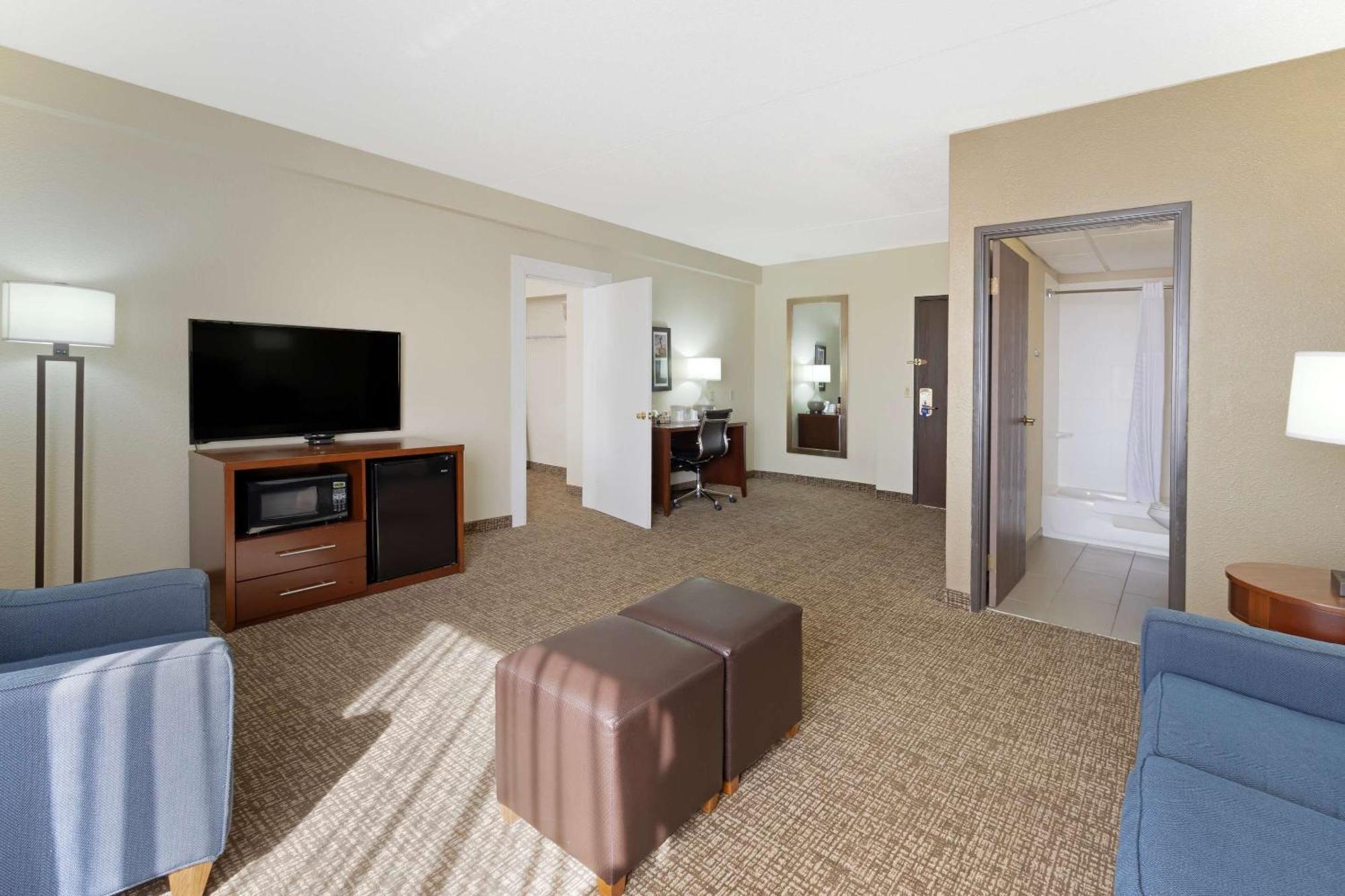 Comfort Inn & Suites Wichita Exteriér fotografie